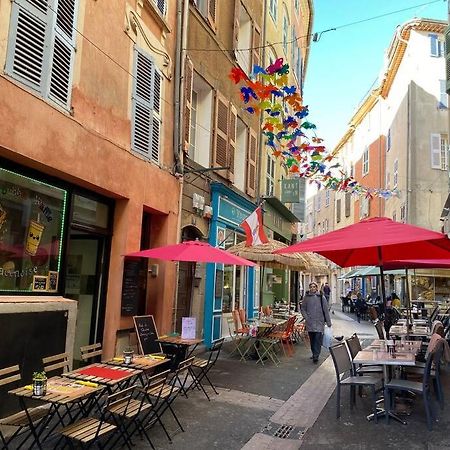 Akropole De Caroline, Central, Lumineux, Calme, Free Parking, Lift, 3 Beds Draguignan Eksteriør billede