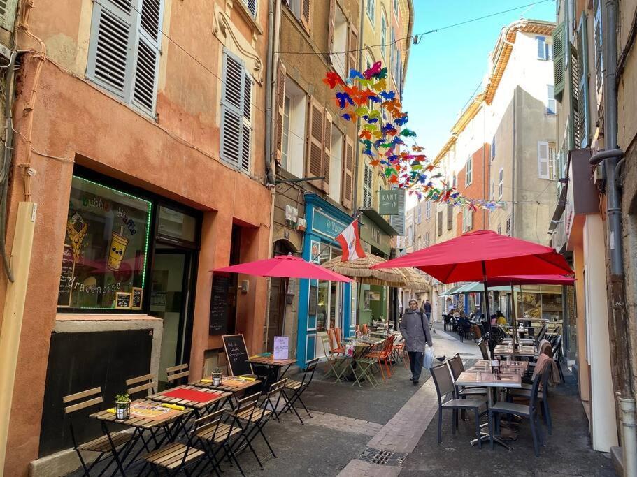 Akropole De Caroline, Central, Lumineux, Calme, Free Parking, Lift, 3 Beds Draguignan Eksteriør billede