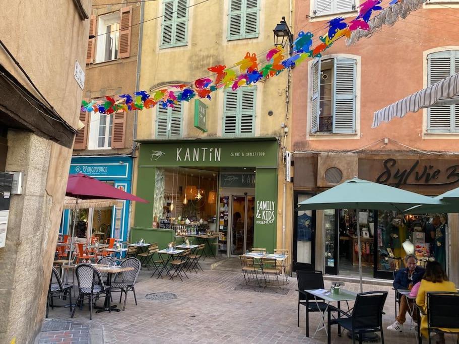 Akropole De Caroline, Central, Lumineux, Calme, Free Parking, Lift, 3 Beds Draguignan Eksteriør billede